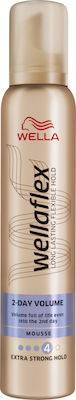 WELLAFLEX αφρός μαλλιών 2day volume No4 200ml